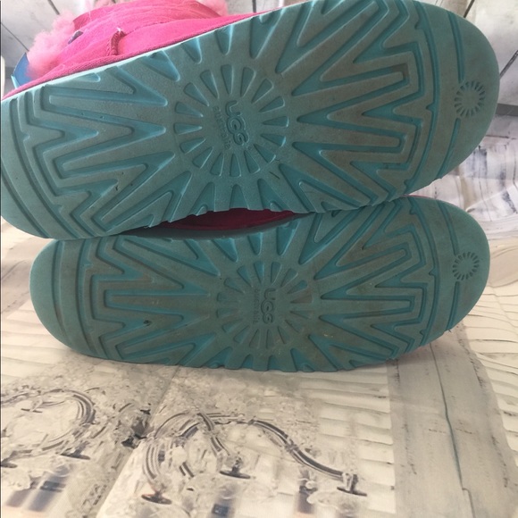 Ugg Pink and Teal Bailey bow boots sz 8 HTF - Picture 3 of 6